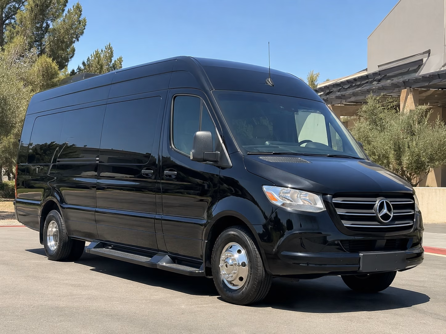rialto 10 passenger sprinter van